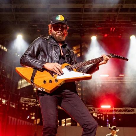 nashville, tennessee, 10 de junho, chris janson se apresenta durante o cma fest 2022, no ascend anfiteatro, em 10 de junho de 2022, em nashville, tennessee, foto de erika goldringgetty images