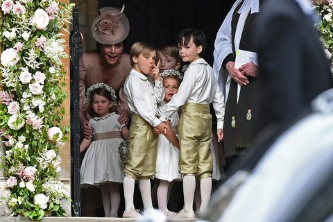Kate Middleton está calando as crianças no casamento de Pippa Middleton