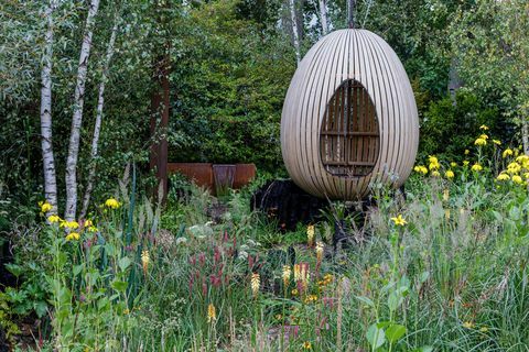 o jardim orgânico yeo valley projetado por tom massey, apoiado por sarah mead patrocinado por yeo valley organic show garden rhs chelsea flower show 2021 estande no 323