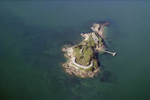 Vista aérea da ilha de Drake, Plymouth