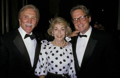 Kirk, Anne e Michael Douglas em Beverly Hills em 1989