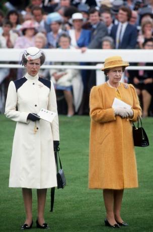 Princesa Anne com a rainha no Epsom Derby, 1985