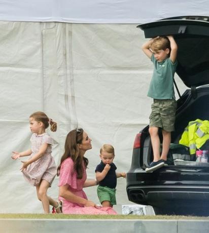 Kate Middleton, Príncipe George, Princesa Charlotte e Príncipe Louise