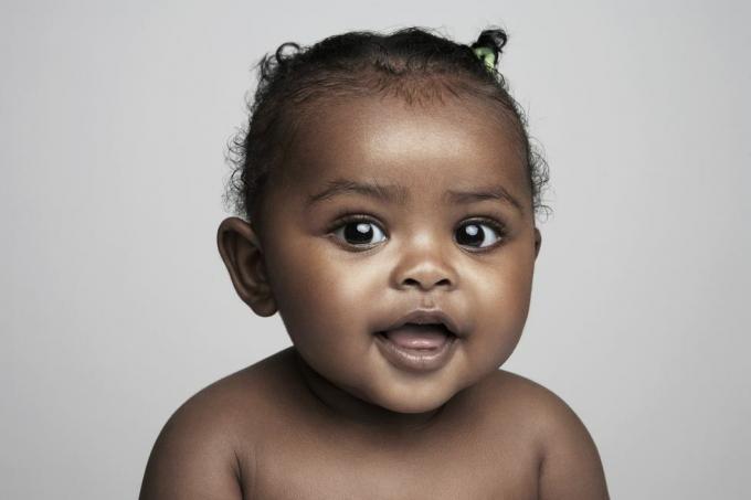 menina de 6 a 9 meses sorrindo, retrato