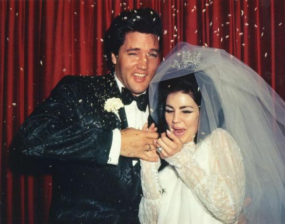 estados unidos 01 de maio fotos do casamento de elvis presley com priscilla em 01 de maio de 1967 foto de michael ochs archivesgetty images