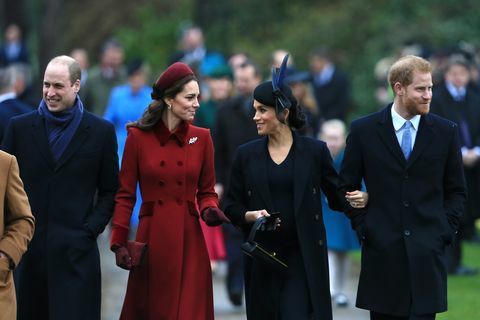 A família real frequenta a igreja no dia de Natal