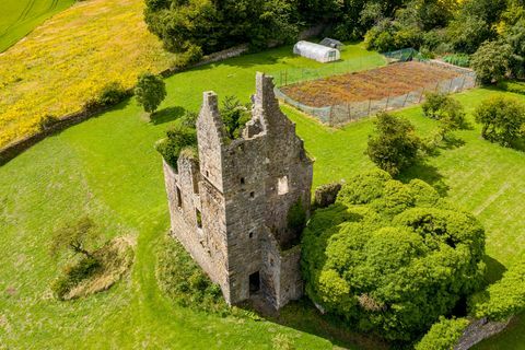 Castelo do século 15 precisa de algum tlc para venda
