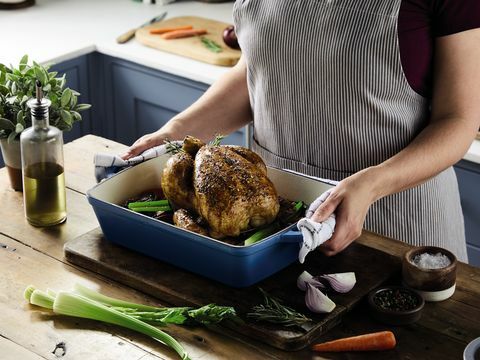 A linha de panelas de ferro fundido da Aldi está de volta