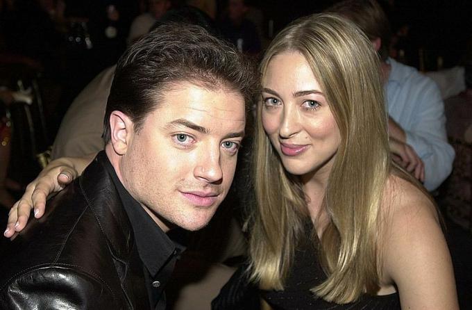 brendan fraser e afton smith durante 2001 mtv movie awards nos bastidores em los angeles, califórnia, estados unidos foto de jeff kravitzfilmmagic, inc