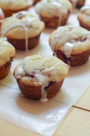 muffins de morango vidrados