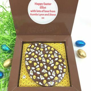 Ovo de Páscoa Pintinho Amarelo Chocolate com Mensagem Personalizada