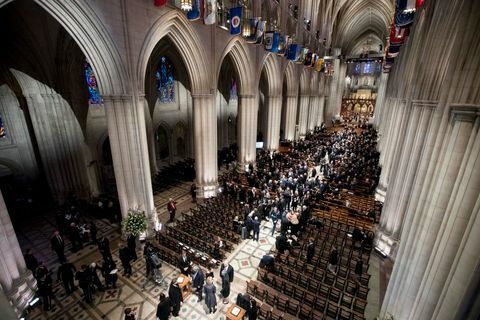 Presidente George H.W. Bush está em estado no Capitólio dos EUA