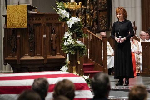 Família e amigos freqüentam o serviço fúnebre da Pres. George H.W. Bush em Houston