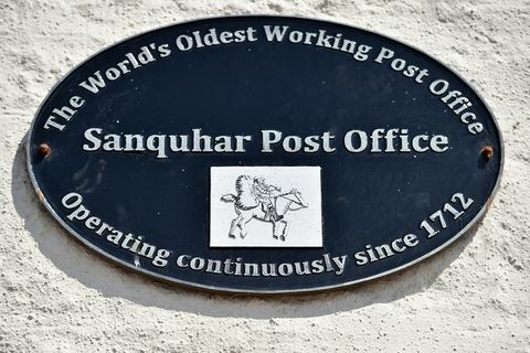 A agência postal mais antiga da Escócia tem um novo mestre dos correios