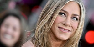 jennifer aniston na estréia de mistério de assassinato 2 da netflix em los angeles