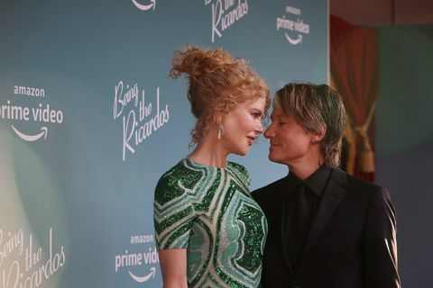 sydney, austrália 15 de dezembro nicole kidman e keith urban assistem à estreia australiana de ser os ricos no hayden orpheum foto do palácio em 15 de dezembro de 2021 em sydney, austrália foto de lisa maree williamsgetty images participa da estréia australiana de sendo os ricardos no hayden orpheum picture palace em 15 de dezembro de 2021 em sydney, austrália foto de lisa maree williamsgetty imagens