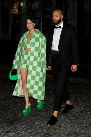 nova york, nova york 02 de maio kacey musgraves l e cole schafer participam de after party da gala met 2022 celebrando na américa uma antologia de moda a zero bond em 02 de maio de 2022 em nova york foto de gothamgc imagens