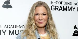 leann rimes abs crop top vídeo do instagram