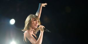 Taylor canta o segundo nativo de Songberks e a estrela da música Taylor Swift se apresenta no Lincoln Financial Field, Filadélfia foto de Jeremy Drey 6132015 foto de Jeremy Dreymedianews groupreading eagle via getty imagens