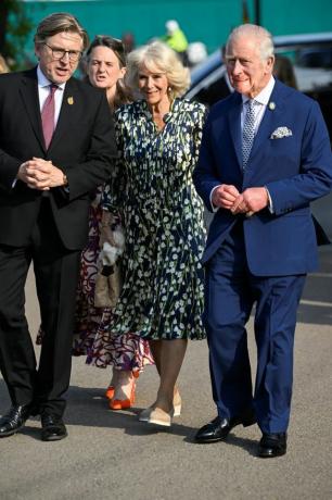 rei charles rainha camilla chelsea exposição de flores