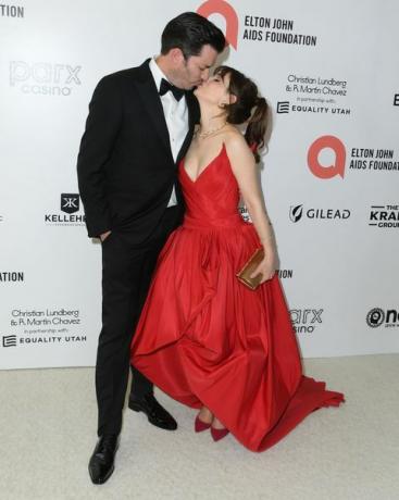 jonathan scott e zooey deshanel beijo no tapete vermelho