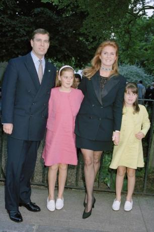 príncipe andrew sarah duquesa de york princesa beatrice princesa eugenie