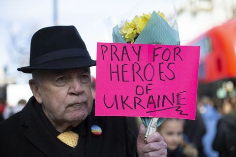 manifestação em londres em apoio à ucrânia