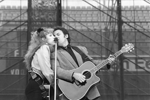 bruce springsteen executa com patti scialfa